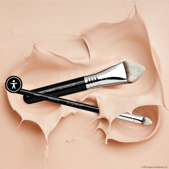 Sigma Beauty 4DHD™ KABUKI BRUSH - Picture 3 of 5